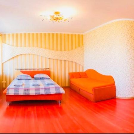 Red Apartment 2019 Very Centre 赫尔松 外观 照片
