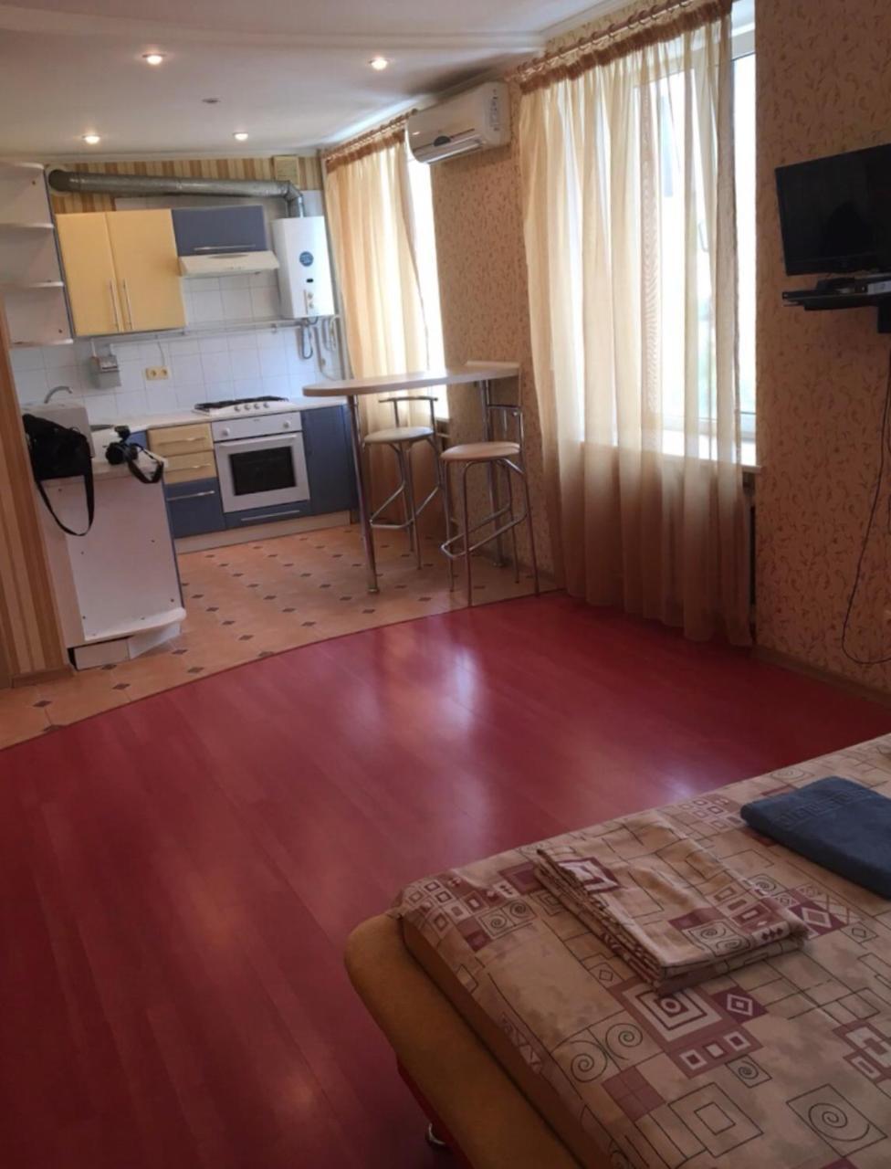 Red Apartment 2019 Very Centre 赫尔松 外观 照片