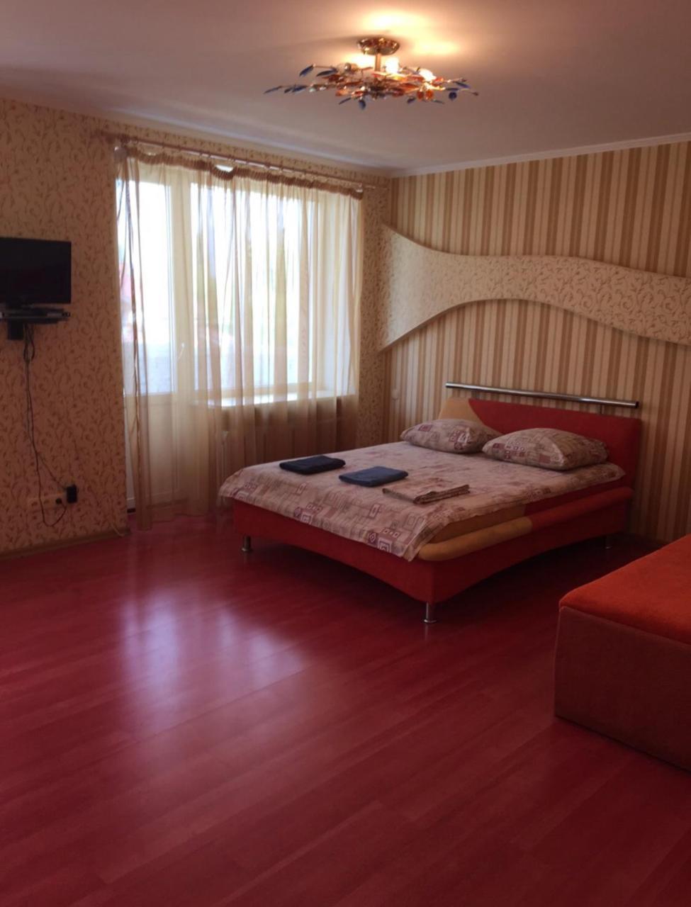 Red Apartment 2019 Very Centre 赫尔松 外观 照片