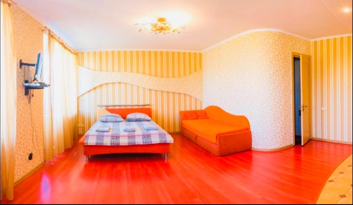 Red Apartment 2019 Very Centre 赫尔松 外观 照片